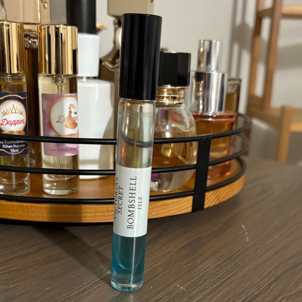Victoria's Secret Bombshell Isle Roller Perfume